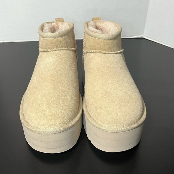 Women’s UGG classic ultra mini platform boot - Picture 2 of 6
